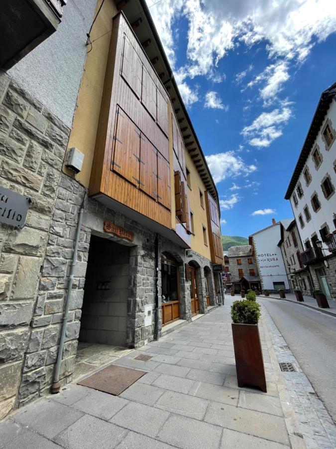 El Atico Nuevo En El Centro Con Ascensor, Garaje, Aire Acondicionado Y Wifi Apartment Biescas  Exterior photo